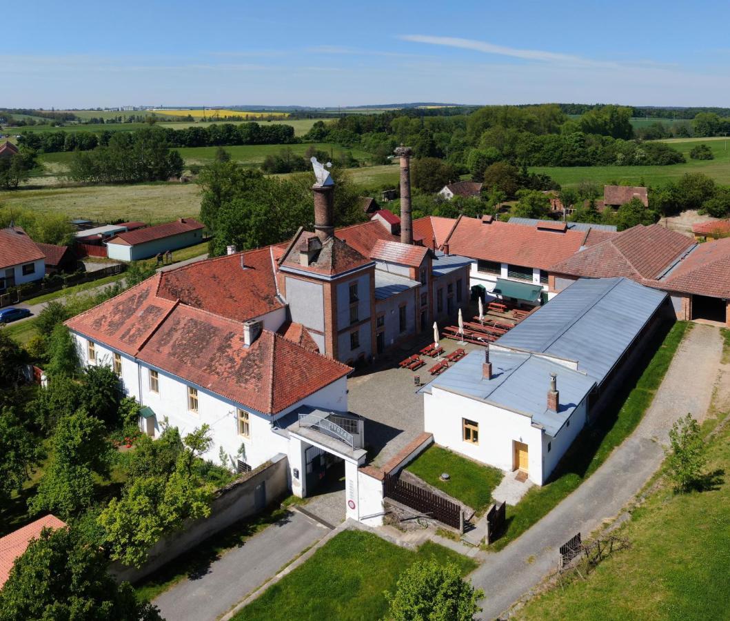 Pivovarsky Hotel Dalesice Exteriör bild